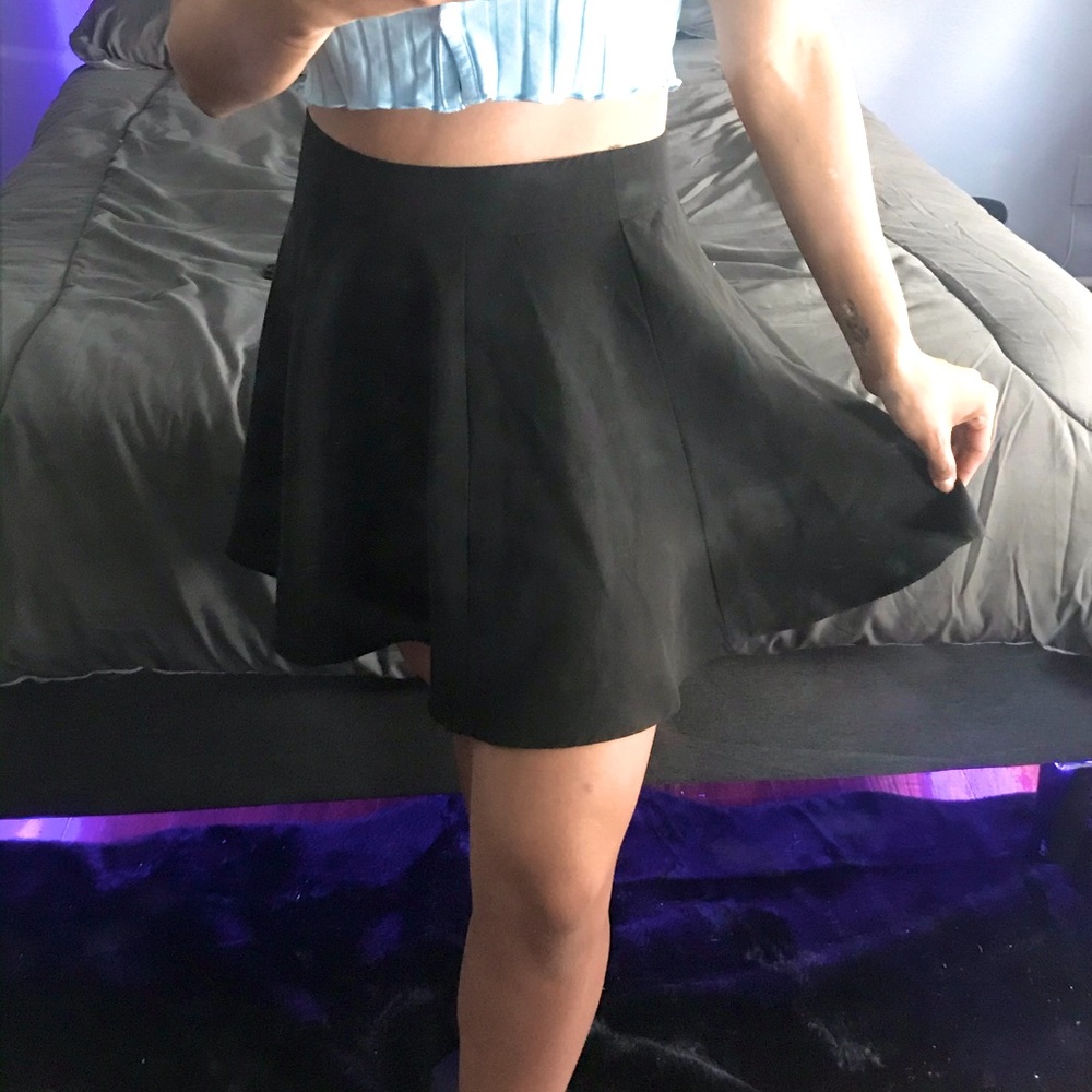 Black skater skirt